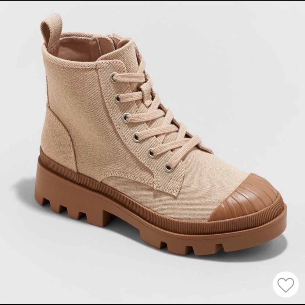 NWT Tan Teagan Universal Thread Chunky Boots